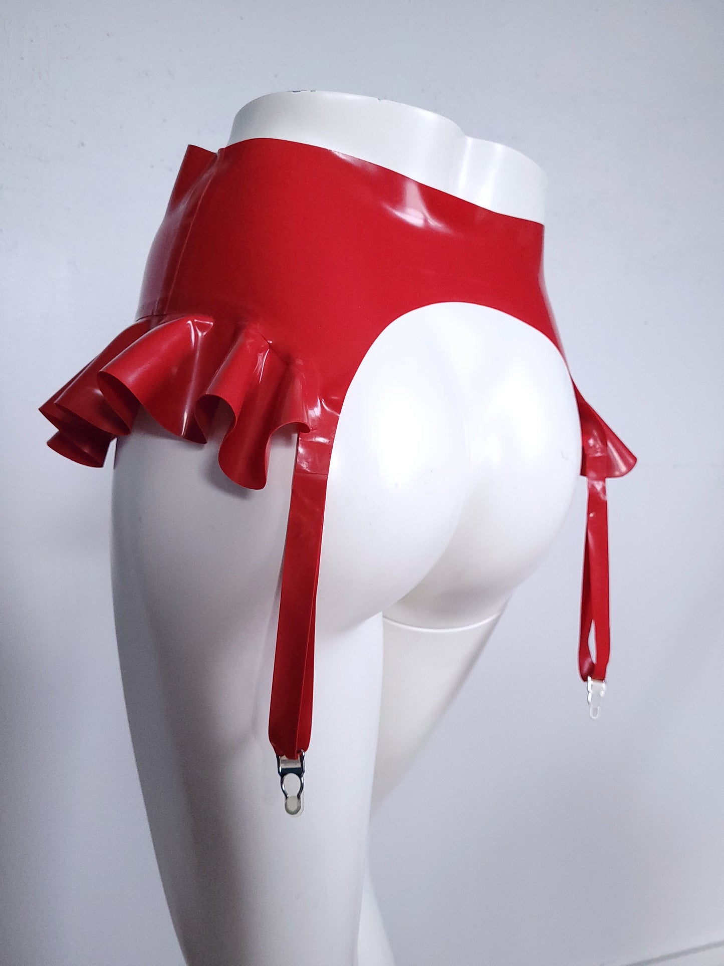 Frilly Latex Garter